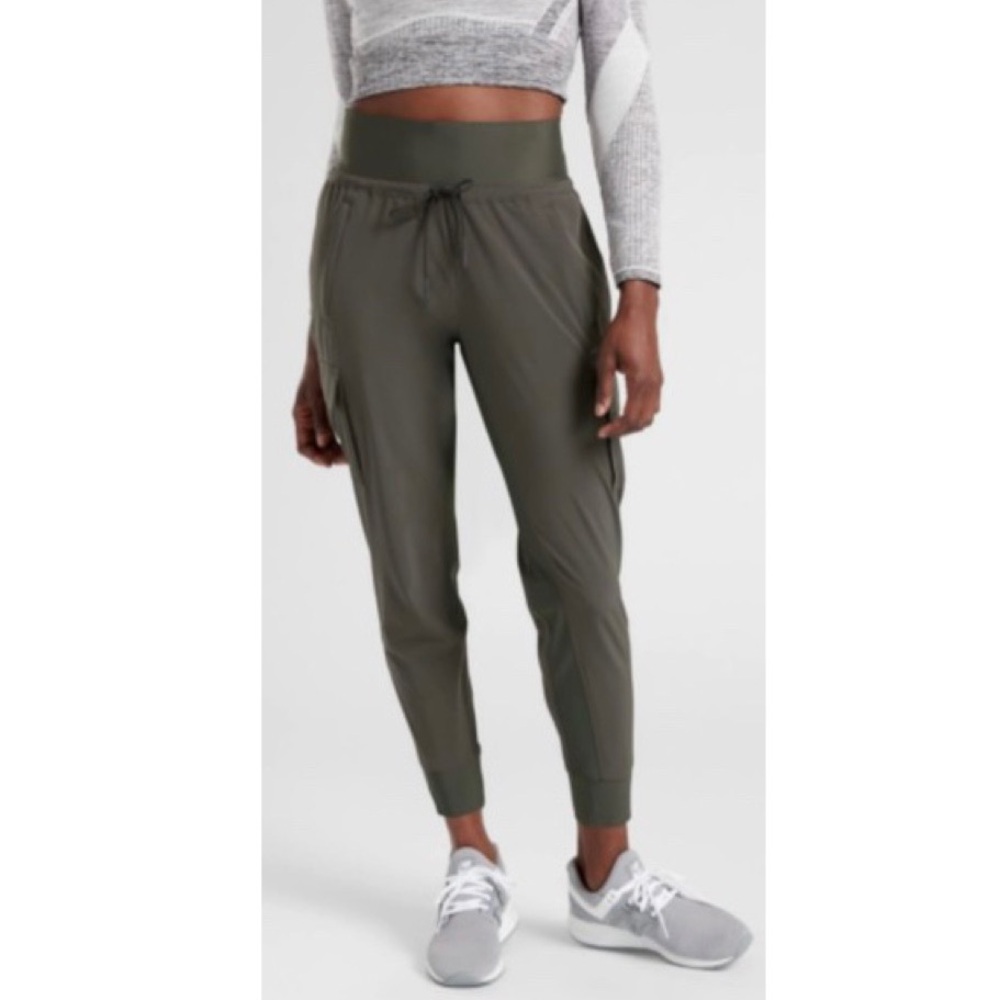 ATHLETA Women’s Sutton Jogger Pull-On Cargo Activewear Pant Arbor Olive Size 6